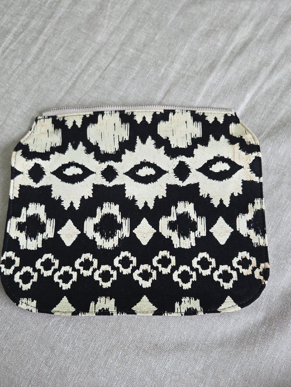 thirty-one Studio Ikat Print Purse Flap